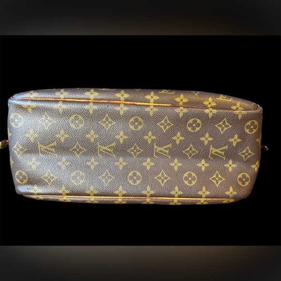Authentic Louis Vuitton Monogrammed Deauville - Picture 6 of 16